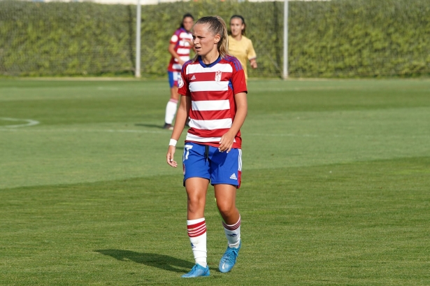 Naima García marcó los dos goles en el primer triunfo del Granada en liga (JOSÉ VELASCO / GRJ) Naima García marcó los dos goles en el primer triunfo del Granada en liga (JOSÉ VELASCO / GRJ)