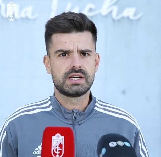 Roger Lamesa, entrenador del Granada Femenino (GCF TV) Roger Lamesa, entrenador del Granada Femenino (GCF TV)