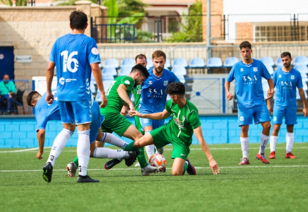 El Atarfe Industrial ha perdido ante el Alhaurín de la Torre (ALHAURIN DE LA TORRE CF) El Atarfe Industrial ha perdido ante el Alhaurín de la Torre (ALHAURIN DE LA TORRE CF)