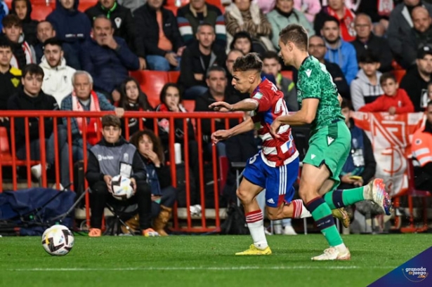 Bryan Zaragoza fue el jugador más destacado del Granada CF (JOSÉ M. BALDOMERO) Bryan Zaragoza fue el jugador más destacado del Granada CF (JOSÉ M. BALDOMERO)