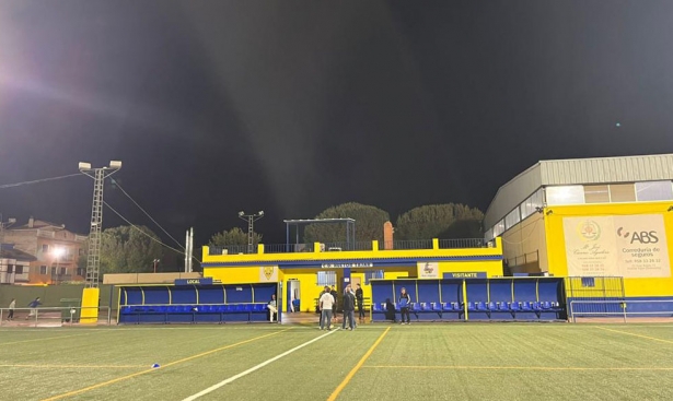 Panorámica que presenta estos días el estadio municipal `Miguel Moranto` de Huétor Tájar