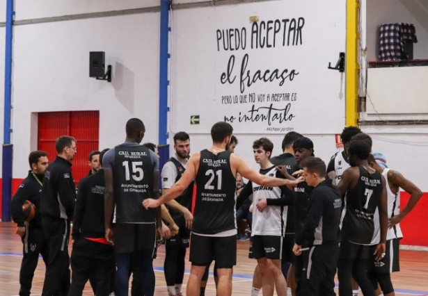 El Coviran Granada en el Pabellón de Deportes de Albolote (FERMÍN RODRÍGUEZ / FUNDACION-CBG) El Coviran Granada en el Pabellón de Deportes de Albolote (FERMÍN RODRÍGUEZ / FUNDACION-CBG)