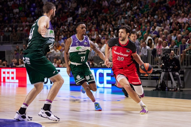 Dejan Todorovic en el partido ante Unicaja (FERMÍN RODRÍGUEZ) FUNDACIÓN CBG) Dejan Todorovic en el partido ante Unicaja (FERMÍN RODRÍGUEZ) FUNDACIÓN CBG)