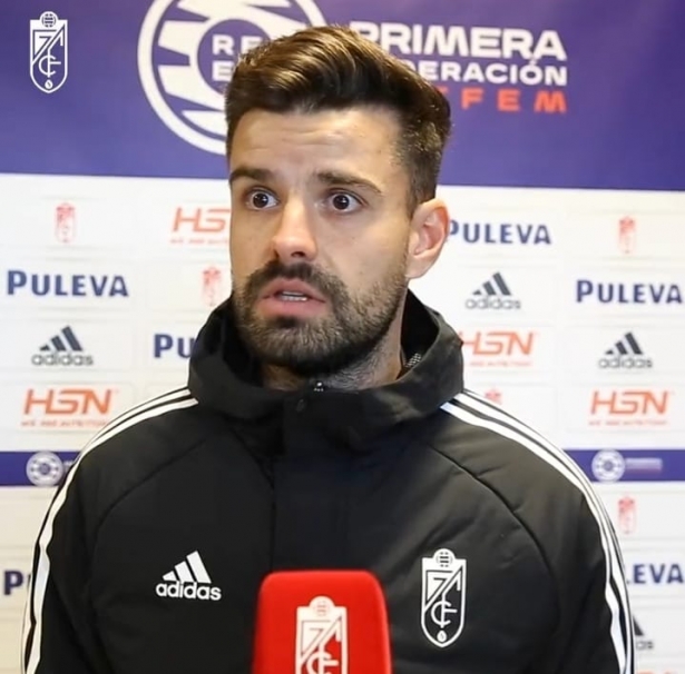 Roger Lamesa, entrenador del Granada Femenino (GCF TV) Roger Lamesa, entrenador del Granada Femenino (GCF TV)