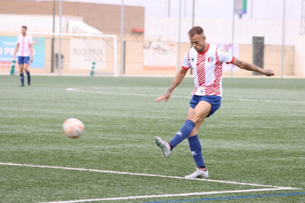 Dani Benítez, durante un partido con el Arenas en la presente temporada (JOSÉ ANDRÉS FERNÁNDEZ / ARENAS DE ARMILLA)