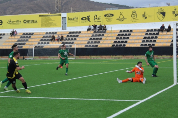 Brian marca uno de los goles (BERJA CF) Brian marca uno de los goles (BERJA CF)