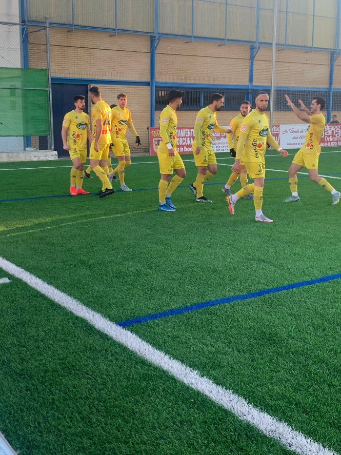 El CD Huétor Tájar celebra el primer gol (CD HUÉTOR TÁJAR) 