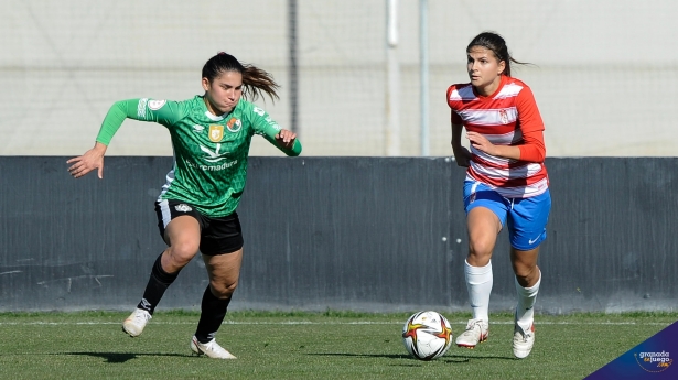 Laura Pérez, durante el partido frente al Cacereño la pasada temporada (JOSÉ M. BALDOMERO) Laura Pérez, durante el partido frente al Cacereño la pasada temporada (JOSÉ M. BALDOMERO)