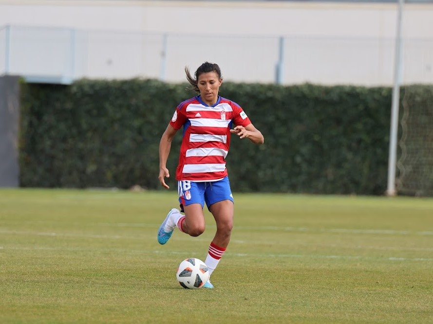 Pamela González, durante el partido ante el Cacereño (JOSÉ ANDRÉS FERNÁNDEZ)