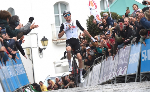Tim Wellens entra victorioso en meta (VUELTA A ANDALUCÍA) Tim Wellens entra victorioso en meta (VUELTA A ANDALUCÍA)