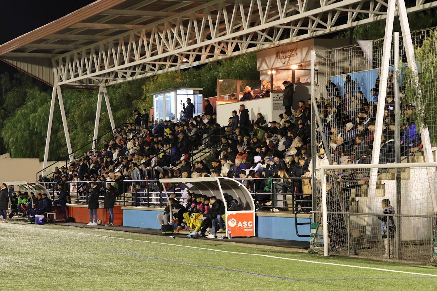 Aspecto del Municipal de Armilla en un partido reciente (JOSÉ ANDRÉS FERNÁNDEZ / ARENAS DE ARMILLA)