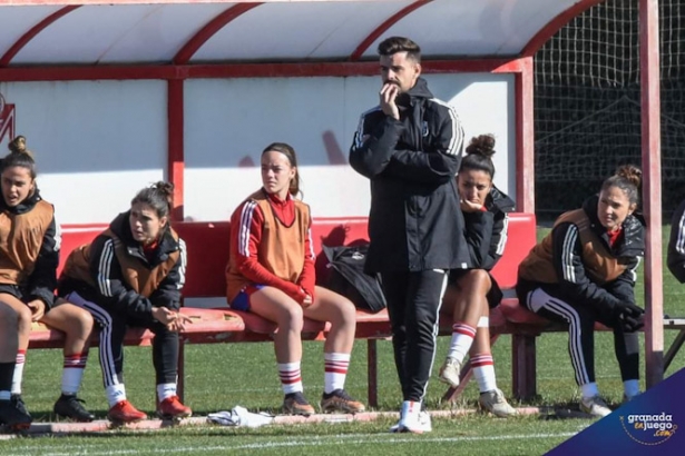El entrenador del Granada CF Femenino, Roger Lamesa (JOSÉ VELASCO) El entrenador del Granada CF Femenino, Roger Lamesa (JOSÉ VELASCO)