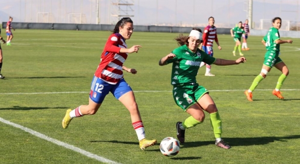 Alba Pérez durante un partido de liga (JOSÉ ANDRÉS FERNÁNDEZ) Alba Pérez durante un partido de liga (JOSÉ ANDRÉS FERNÁNDEZ)