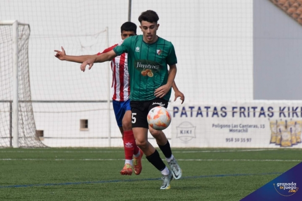 Rafa Martínez volvió a, ser un baluarte en defensa (JOSÉ M. BALDOMERO) 