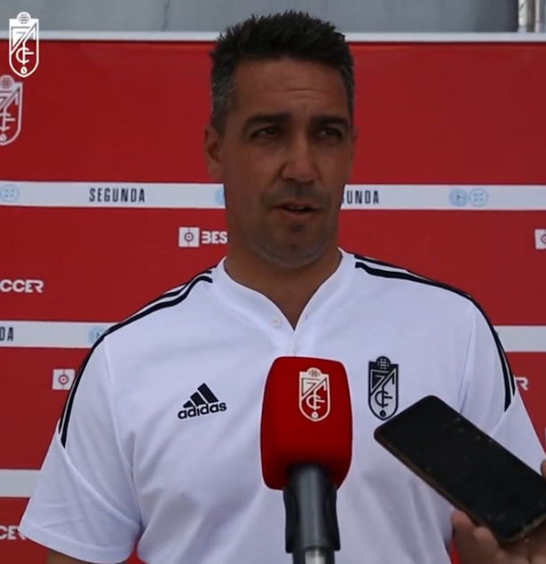 El entrenador del Recreativo de Granada, Juan Antonio Milla (GRANADA CF) El entrenador del Recreativo de Granada, Juan Antonio Milla (GRANADA CF)