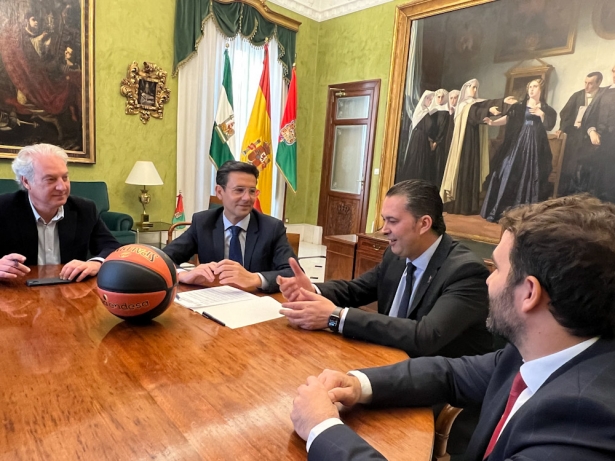 Imagen de la reunión celebrada en el ayuntamiento (AYUNTAMIENTO GRANADA) Imagen de la reunión celebrada en el ayuntamiento (AYUNTAMIENTO GRANADA)