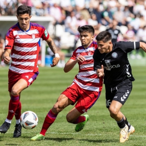 El Recreativo venció en `El Pozuelo` (GRANADA CF) El Recreativo venció en `El Pozuelo` (GRANADA CF)
