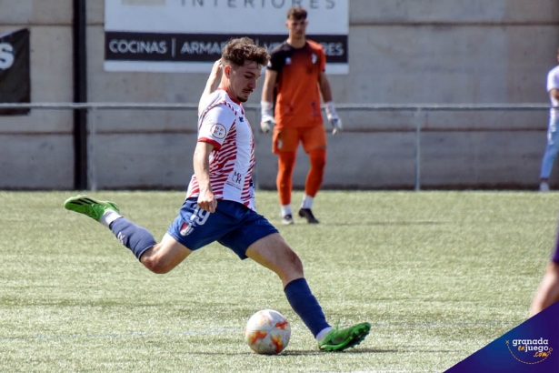 Arenas y Maracena se juegan este domingo más que tres puntos (JOSÉ M. BALDOMERO) Arenas y Maracena se juegan este domingo más que tres puntos (JOSÉ M. BALDOMERO)
