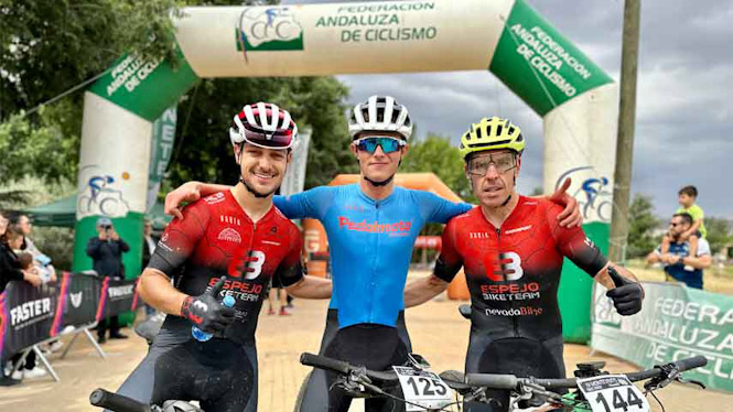 Imagen del podium masculino (FAC)