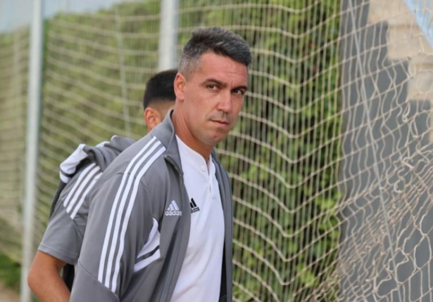 El entrenador del Recreativo de Granada, Juan Antonio Milla (GRANADA CF) El entrenador del Recreativo de Granada, Juan Antonio Milla (GRANADA CF)