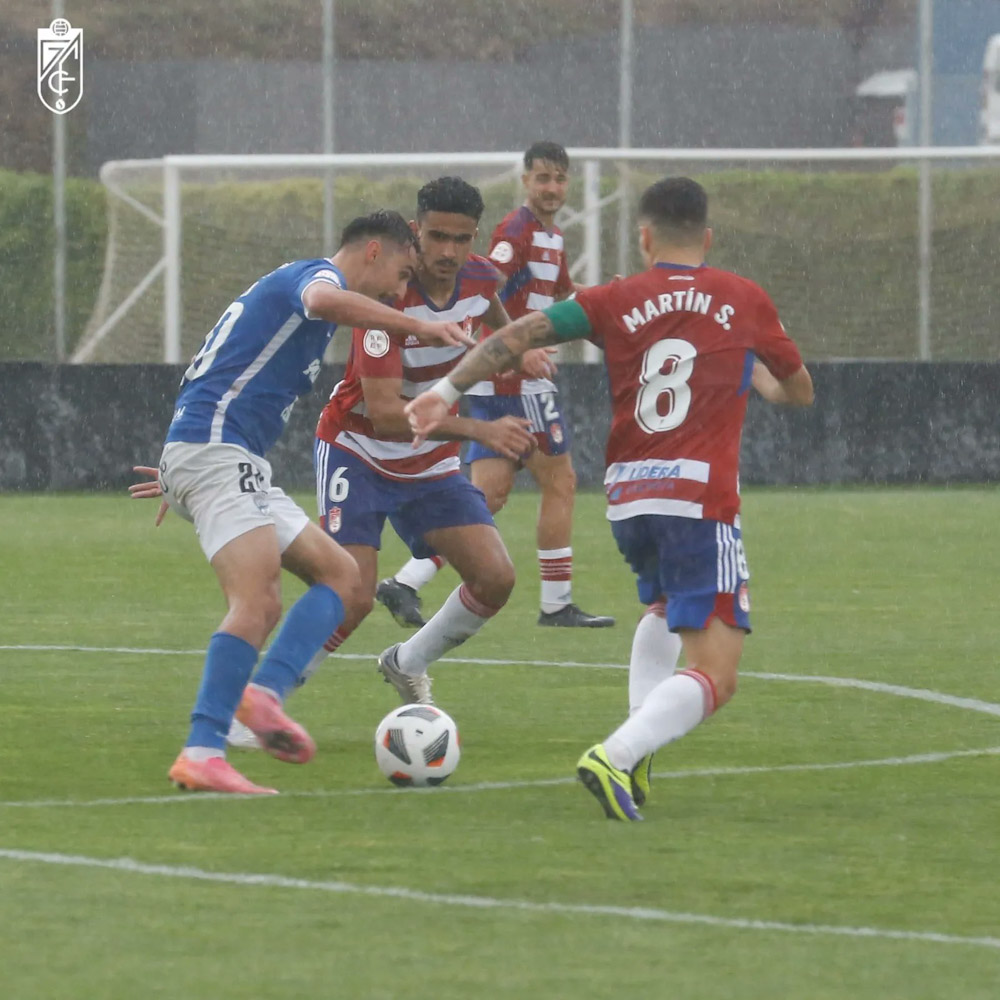 Martín Solar en el partido ante el Utebo (GRANADA CF)