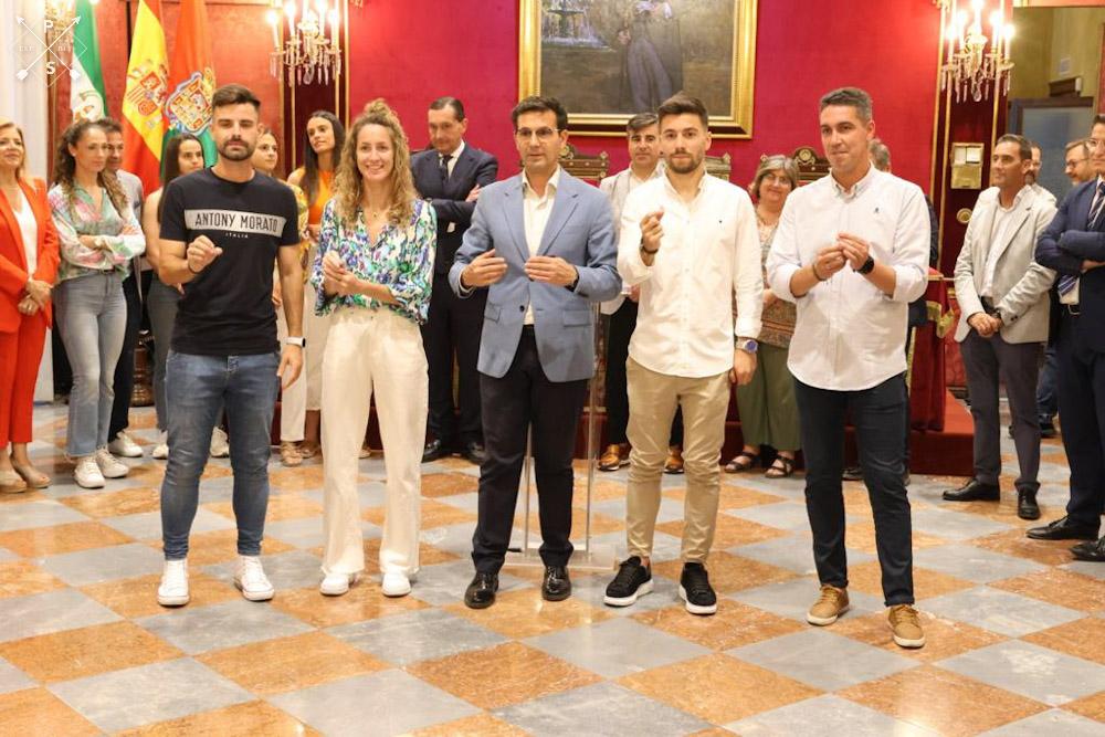Recibimiento al Recreativo y Granada CF Femenino (JOSÉ ANDRÉS FERNÁNDEZ)
