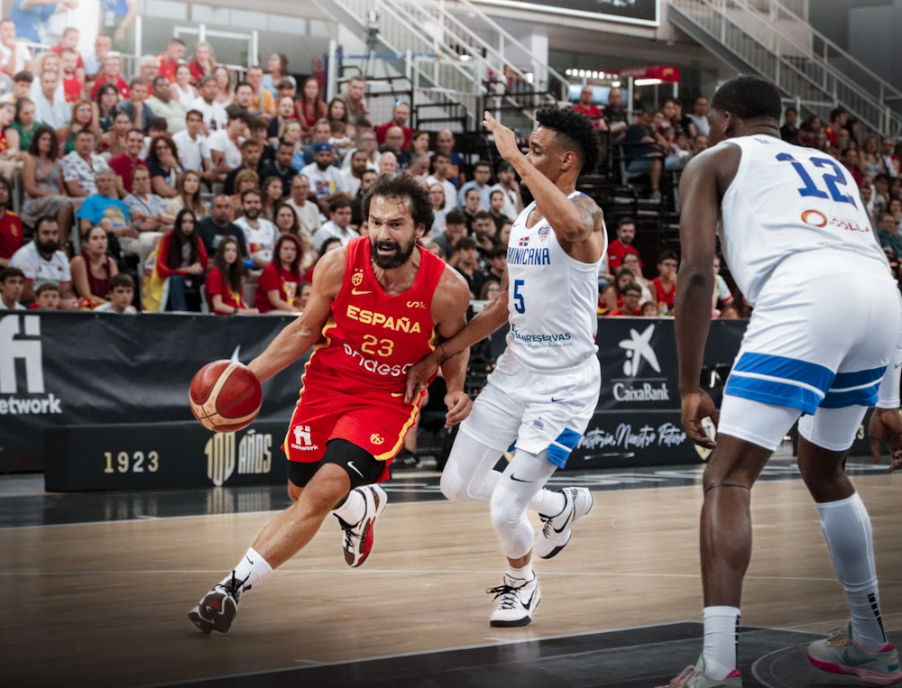 Sergio Llull penetra a canasta (DAVID TORRES)