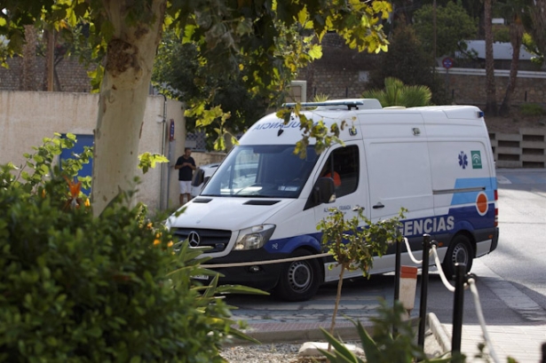 Imágenes del hospital de Motril donde Ángeles Bejar, madre de Luis Rubiales, es atendida tras realizar una huelga de hambre en apoyo a su hijo, en una iglesia de la localidad (ÁLEX CÁMARA - EUROPA PRESS) Imágenes del hospital de Motril donde Ángeles Bejar, madre de Luis Rubiales, es atendida tras realizar una huelga de hambre en apoyo a su hijo, en una iglesia de la localidad (ÁLEX CÁMARA - EUROPA PRESS)