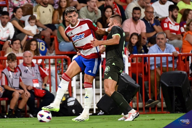 Lucas Boyé volvió a marcar en su segundo partido como jugador del Granada CF (JOSÉ M. BALDOMERO)