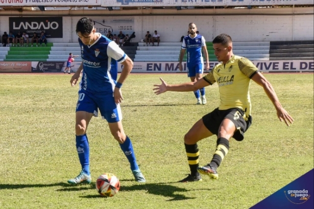 Neskes marcó el segundo gol del conjunto azulillo (JOSÉ M. BALDOMERO) 