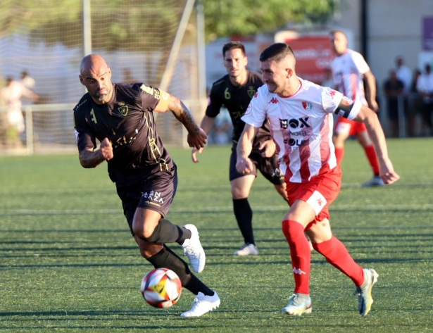 El Arenas se desplaza este domingo a Nerja para jugar ante el Málaga City (JOSÉ ANDRÉS FERNÁNDEZ) El Arenas se desplaza este domingo a Nerja para jugar ante el Málaga City (JOSÉ ANDRÉS FERNÁNDEZ)