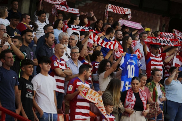 Aficionados del Granada CF (GRANADA CF) Aficionados del Granada CF (GRANADA CF)