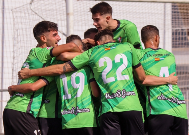 El CD Huétor Vega juega este domingo en el campo del Málaga City (CRISTIAN FERNÁNDEZ) El CD Huétor Vega juega este domingo en el campo del Málaga City (CRISTIAN FERNÁNDEZ)