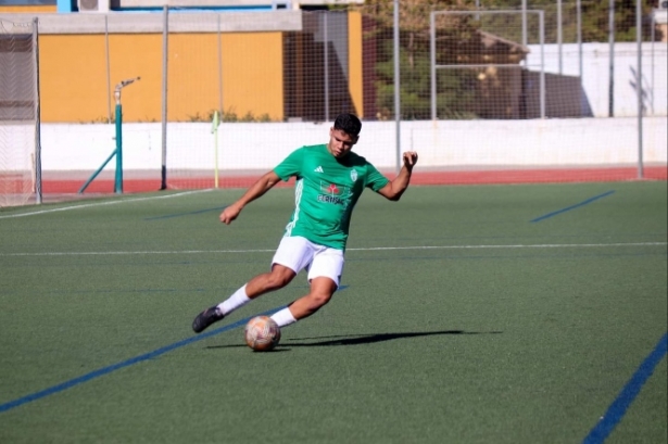 El Atarfe Industrial busca sorprender al San Pedro (CRISTIAN FERNÁNDEZ) El Atarfe Industrial busca sorprender al San Pedro (CRISTIAN FERNÁNDEZ)