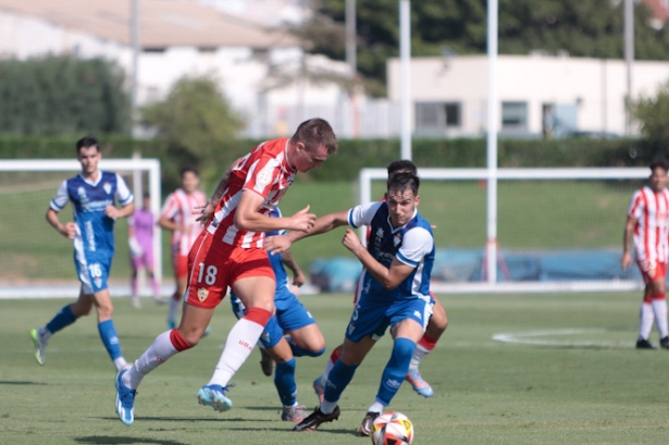 La UD Maracena plantó cara a la UD Almería B (UD ALMERÍA) 