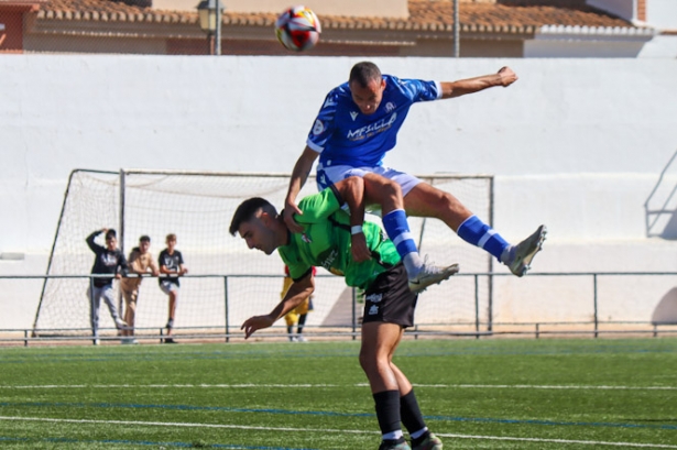 El Atlético Melilla vendió cara si derrota (CRISTIAN FERNÁNDEZ)