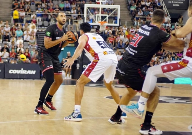 Kwan Cheatham es el jugador que más triples anota por partido (JOSÉ VELASCO) Kwan Cheatham es el jugador que más triples anota por partido (JOSÉ VELASCO)