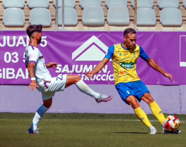 El CD Huétor Tájar se desplaza este domingo al campo de la UD Torre del Mar (DAVID TORRES) El CD Huétor Tájar se desplaza este domingo al campo de la UD Torre del Mar (DAVID TORRES)