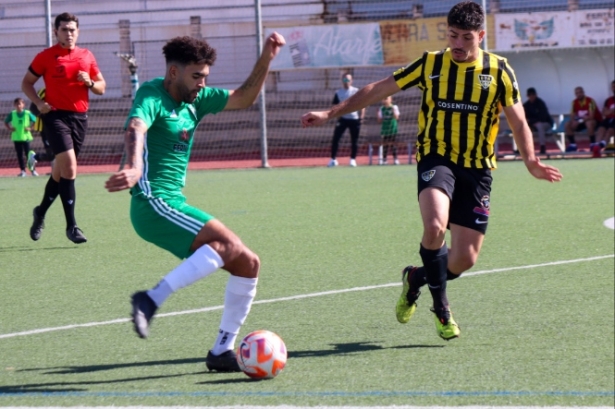 El Atarfe sumó su segunda victoria de la temporada (CRISTIAN FERNÁNDEZ) 