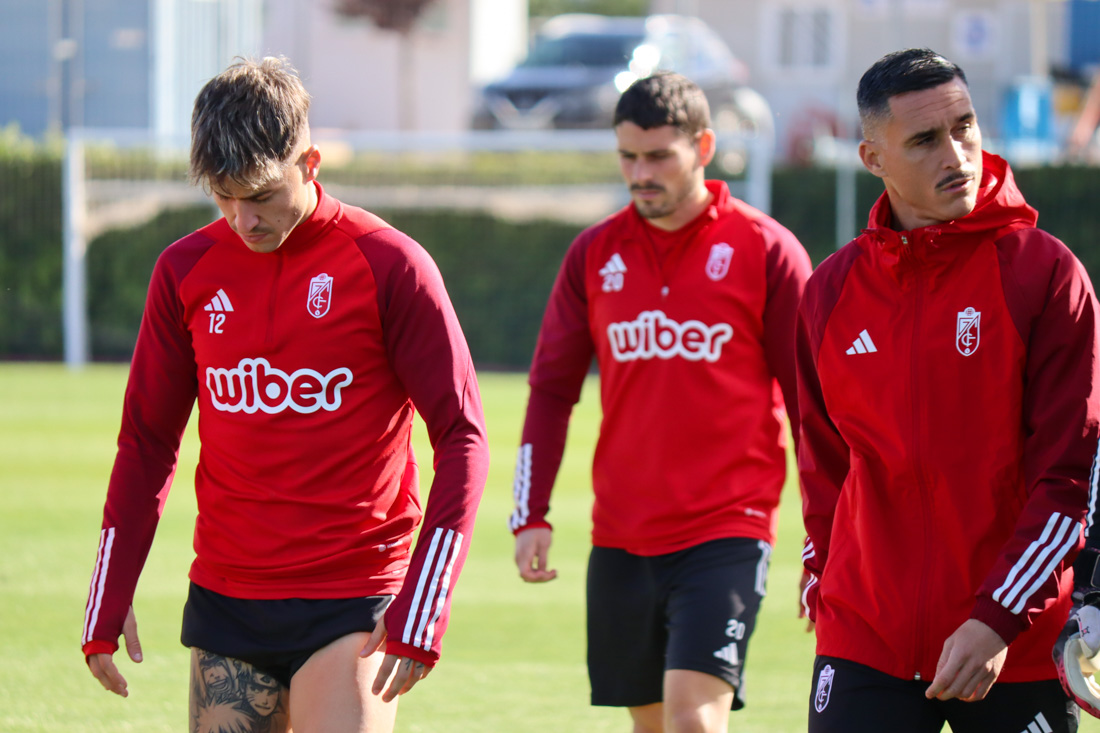 Sergio Ruiz, en el centro, podría suplir a Gumbau en el once inicial (CRISTIAN FERNÁNDEZ)
