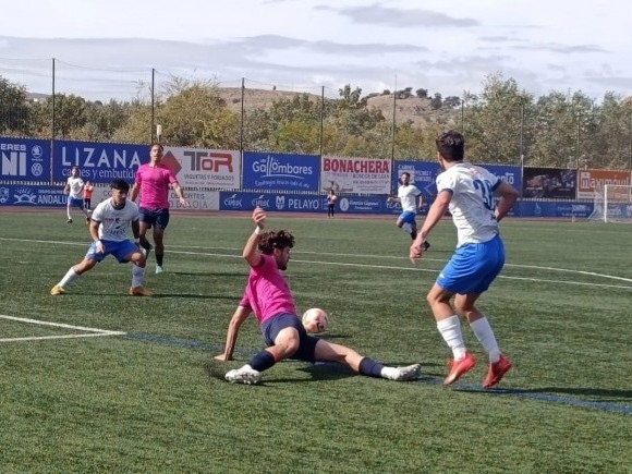 Acción en la que llega el primer gol del Loja a pase de Sergio a Álex Yepes (NATALIA CASTILLO) Acción en la que llega el primer gol del Loja a pase de Sergio a Álex Yepes (NATALIA CASTILLO)