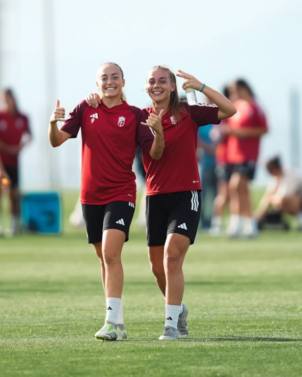 Entrenamiento del Granada CF Femenino (GRANADA CF FEMENINO) Entrenamiento del Granada CF Femenino (GRANADA CF FEMENINO)