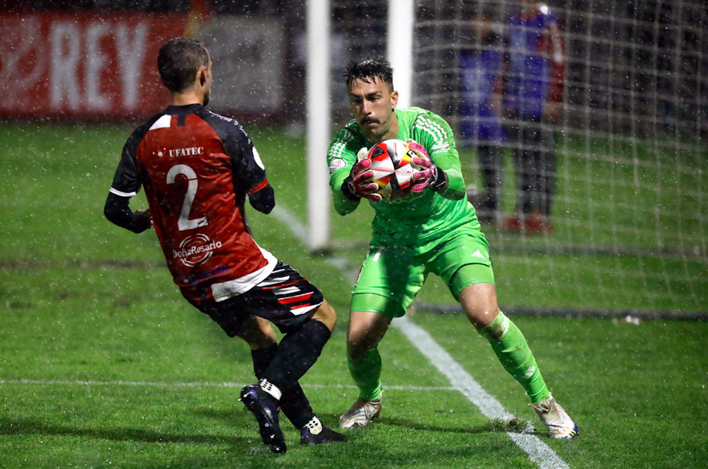Adri López en un lance del partido (LOF)
