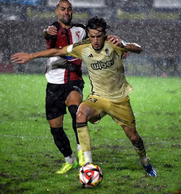 Álvaro Carreras durante el partido de Copa del Rey (LOF) Álvaro Carreras durante el partido de Copa del Rey (LOF)