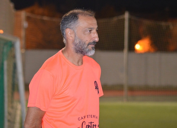 Gustavo Segura, entrenador de CF Villanueva Mesía (J. PALMA)