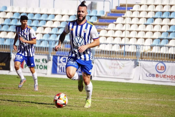 Migue Cobo tuvo una actuación destacada (CF MOTRIL /ARCHIVO) Migue Cobo tuvo una actuación destacada (CF MOTRIL /ARCHIVO)