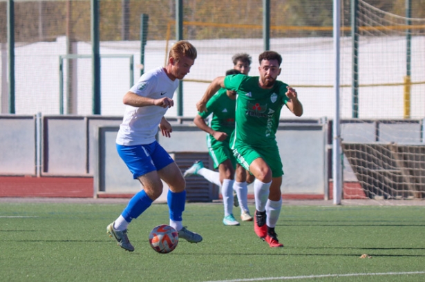 Atarfe y Almuñécar City no defraudaron en el derbi (CRISTIAN FERNÁNDEZ) Atarfe y Almuñécar City no defraudaron en el derbi (CRISTIAN FERNÁNDEZ)