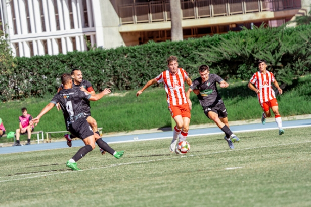 El Huétor Vega se dejó su racha ante el Almería B (UD ALMERÍA? El Huétor Vega se dejó su racha ante el Almería B (UD ALMERÍA?