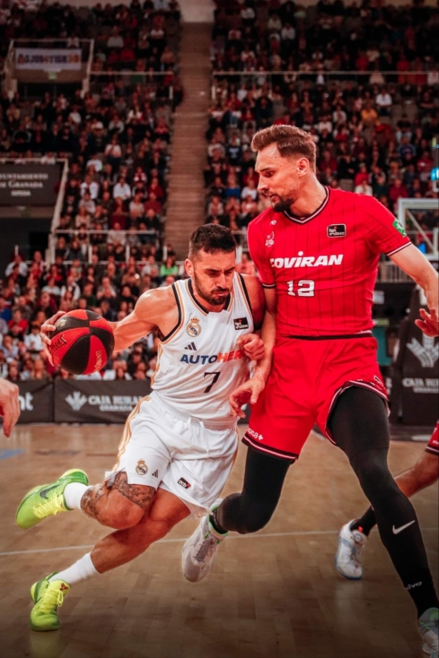 Evaldas Kairys defiende a Facu Campazzo (DAVID TORRES) Evaldas Kairys defiende a Facu Campazzo (DAVID TORRES)