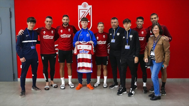 Recibimiento a Álvaro Hernández y José Ortega (GRANADA CF) Recibimiento a Álvaro Hernández y José Ortega (GRANADA CF)
